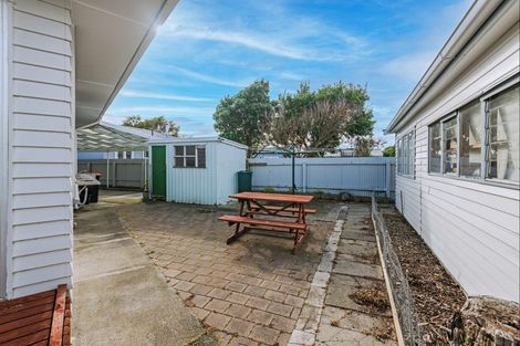 Photo of property in 37 Peters Avenue, Cloverlea, Palmerston North, 4412