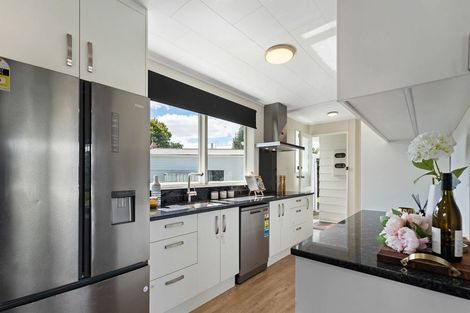 Photo of property in 15 Takanini School Road, Takanini, 2112