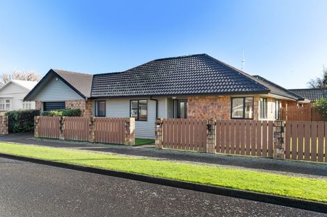 Photo of property in 215 Park Road, Hokowhitu, Palmerston North, 4410