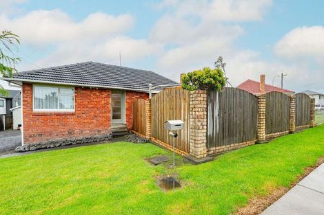 Photo of property in 3 Poto Street, Te Atatu South, Auckland, 0610