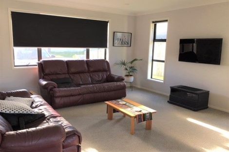 Photo of property in 10 Harding Drive, Papamoa Beach, Papamoa, 3118