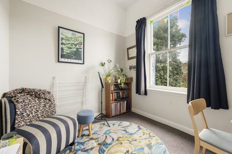 Photo of property in 25 Myrtle Crescent, Mount Cook, Wellington, 6021