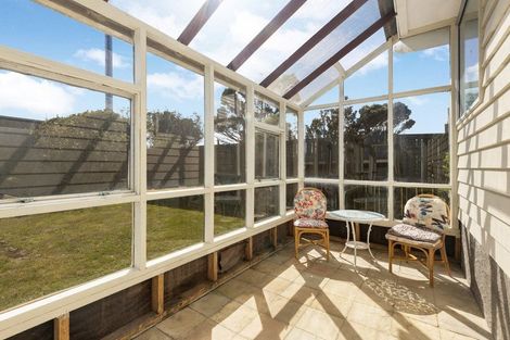 Photo of property in 28 Edgecombe Street, Newlands, Wellington, 6037