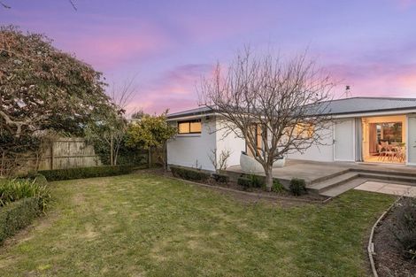 Photo of property in 126 Kendal Avenue, Burnside, Christchurch, 8053