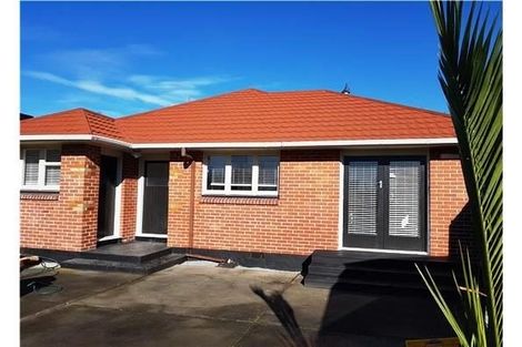 Photo of property in 338 Memorial Avenue, Burnside, Christchurch, 8053