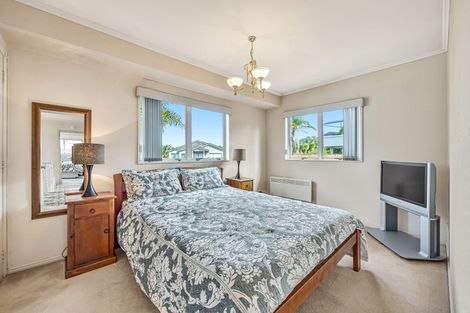 Photo of property in 32 Reflection Drive, West Harbour, Auckland, 0618