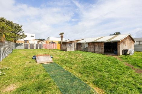 Photo of property in 6a Holben Parade, Foxton Beach, Foxton, 4815