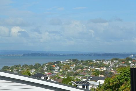 Photo of property in 6/18 Parr Terrace, Castor Bay, Auckland, 0620