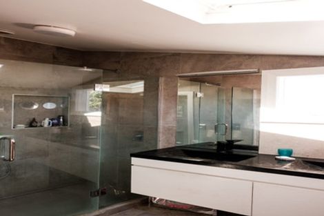 Photo of property in 32 Talavera Terrace, Kelburn, Wellington, 6012