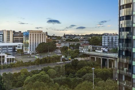 Photo of property in 7b/2 Saint Martins Lane, Grafton, Auckland, 1010