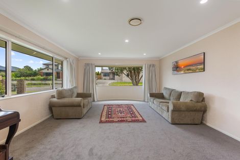 Photo of property in 158 Ruapehu Drive, Fitzherbert, Palmerston North, 4410