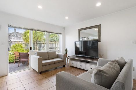Photo of property in 176 Millhouse Drive, Golflands, Auckland, 2013