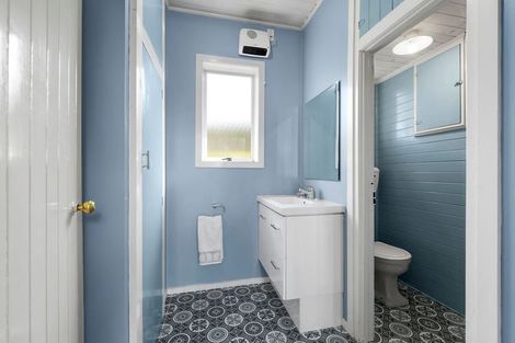 Photo of property in 72 Aorangi Road, Bryndwr, Christchurch, 8053