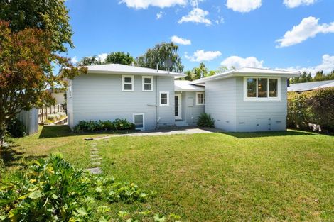 Photo of property in 75 Ruamahanga Crescent, Terrace End, Palmerston North, 4410