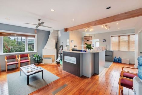 Photo of property in 2/61 Shakespeare Road, Milford, Auckland, 0620