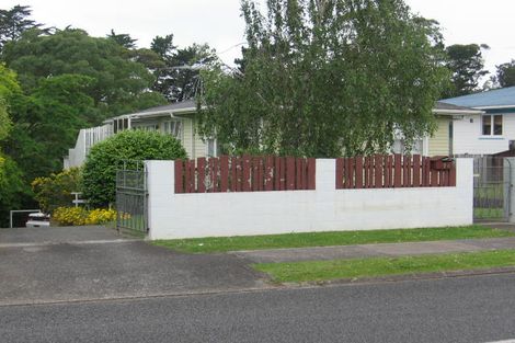 Photo of property in 74 Ennis Avenue, Pakuranga Heights, Auckland, 2010