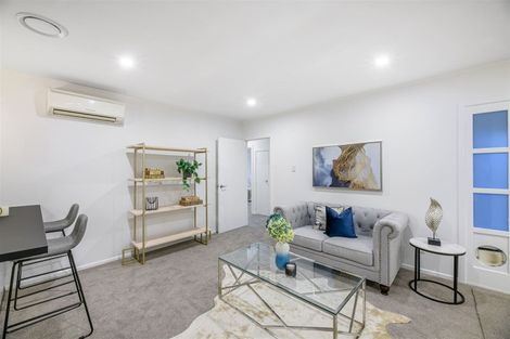 Photo of property in 8 Thuja Street, Green Bay, Auckland, 0604