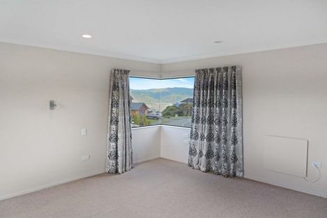 Photo of property in 122 Redvers Drive, Belmont, Lower Hutt, 5010