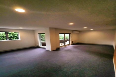 Photo of property in 2/112 Mairangi Road, Wilton, Wellington, 6012