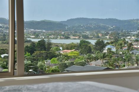 Photo of property in 9 Seagate Place, Red Beach, 0932