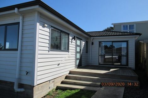 Photo of property in 25 Glenbervie Crescent, Massey, Auckland, 0614