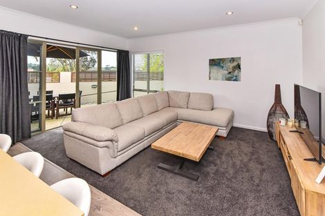 Photo of property in 253 Hill Road, The Gardens, Auckland, 2105