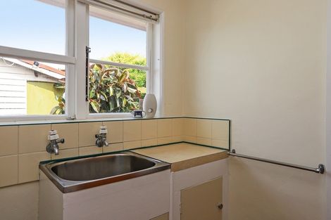 Photo of property in 10 Mill Road, Clive, 4102