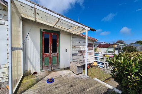 Photo of property in 10 King Street, Opunake, 4616