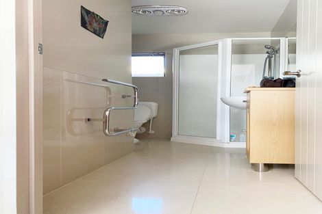 Photo of property in 10a Phoenicia Court, The Gardens, Auckland, 2105