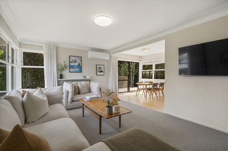 Photo of property in 27 Lynden Avenue, Hillcrest, Auckland, 0627