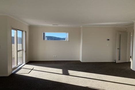 Photo of property in 12 Havana Rise, Grenada Village, Wellington, 6037