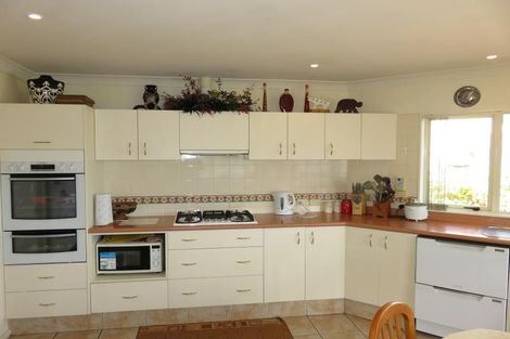 Photo of property in 16 Imran Terrace, Khandallah, Wellington, 6035