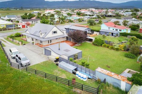 Photo of property in 6 Romilly Street, Westport, 7825