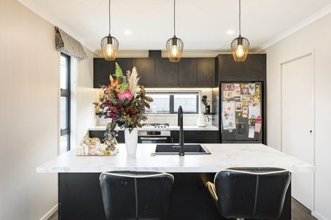 Photo of property in 3 Rangeview Drive, Kelvin Grove, Palmerston North, 4414