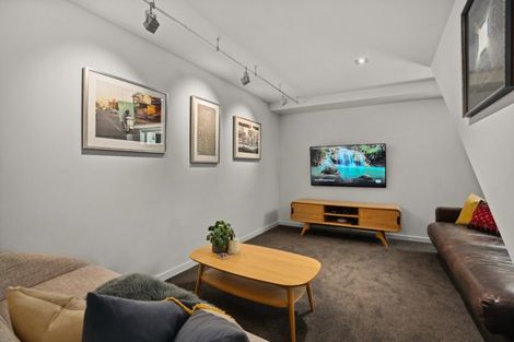 Photo of property in 10 Tapley Paddock, Wanaka, 9305