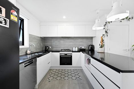 Photo of property in 49 Te Tiireke Drive, Glenview, Hamilton, 3206