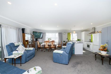 Photo of property in 17 Sinclair Avenue, Highbury, Palmerston North, 4412