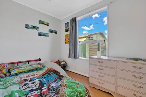 Photo of property in 1 Stackhouse Avenue, Bishopdale, Christchurch, 8053