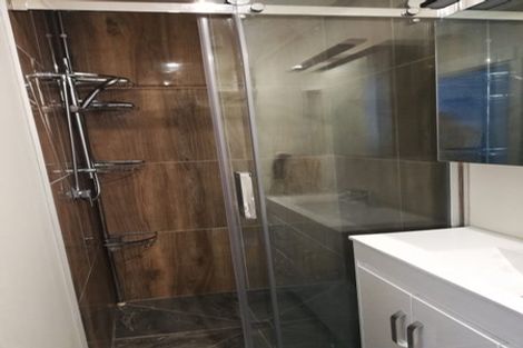 Photo of property in 3 Glen Marine Parade, Glendene, Auckland, 0602