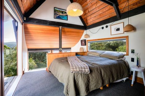 Photo of property in 77 Palliser Road, Roseneath, Wellington, 6011