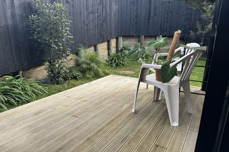 Photo of property in 7/37 Camelot Place, Glenfield, Auckland, 0629