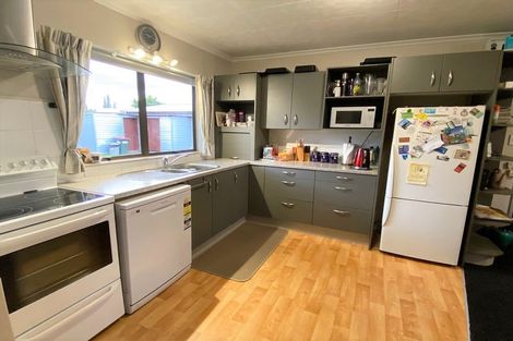 Photo of property in 16 Mathew Street, Dannevirke, 4930