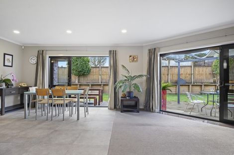 Photo of property in 10 Bovill Way, Tuakau, 2121