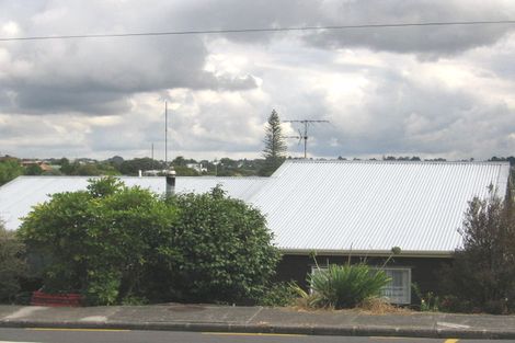 Photo of property in 45 Browns Bay Road, Browns Bay, Auckland, 0630