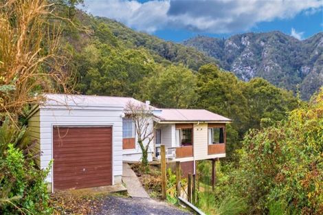 Photo of property in 30 Village Loop Road, Waipori Falls, Outram, 9073