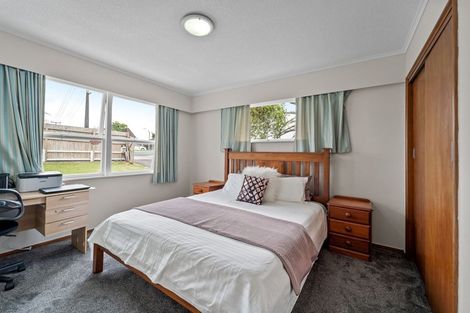 Photo of property in 125 Waimumu Road, Massey, Auckland, 0614