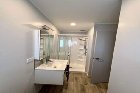 Photo of property in 62a Lauderdale Road, Birkdale, Auckland, 0626