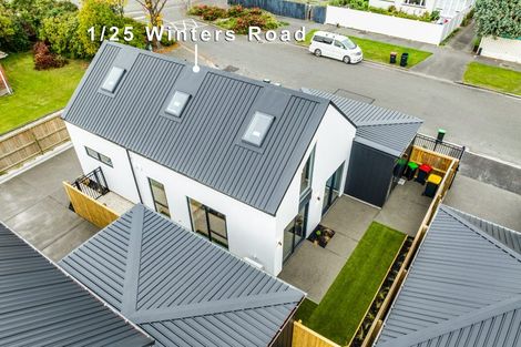 Photo of property in 1/25 Winters Road, Redwood, Christchurch, 8051