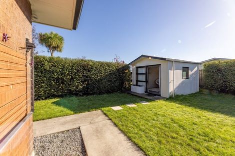Photo of property in 21 La Perouse Place, Northcote, Christchurch, 8052