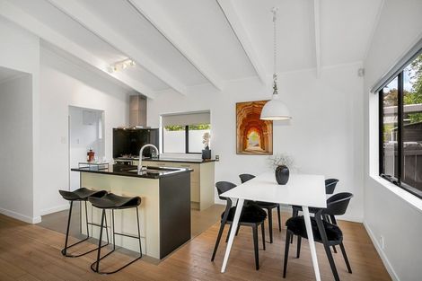 Photo of property in 216b Meola Road, Point Chevalier, Auckland, 1022